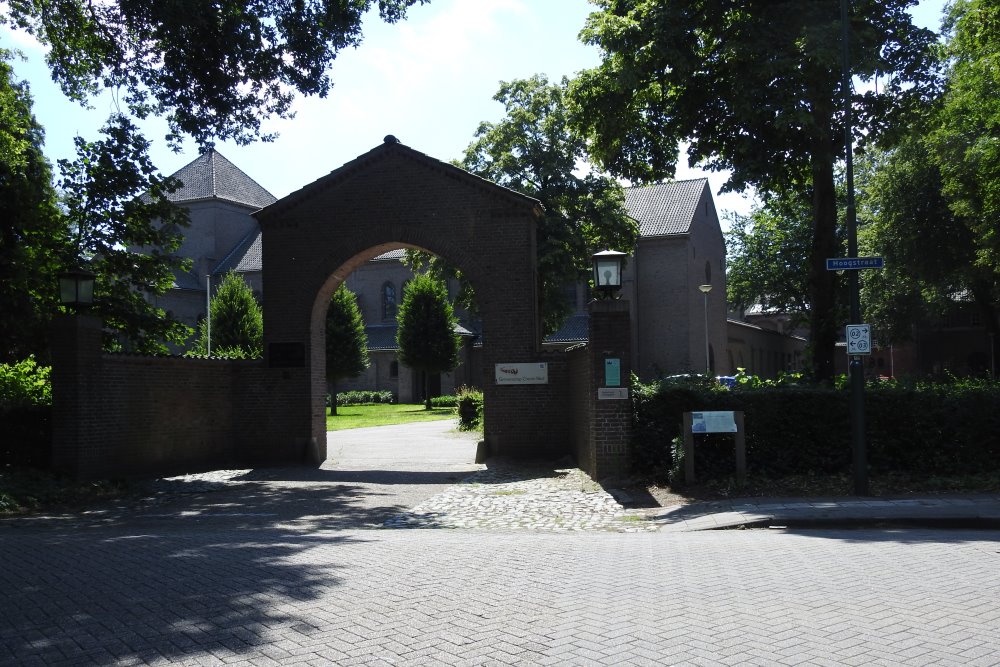 Dutch War Grave Oosterhout #1