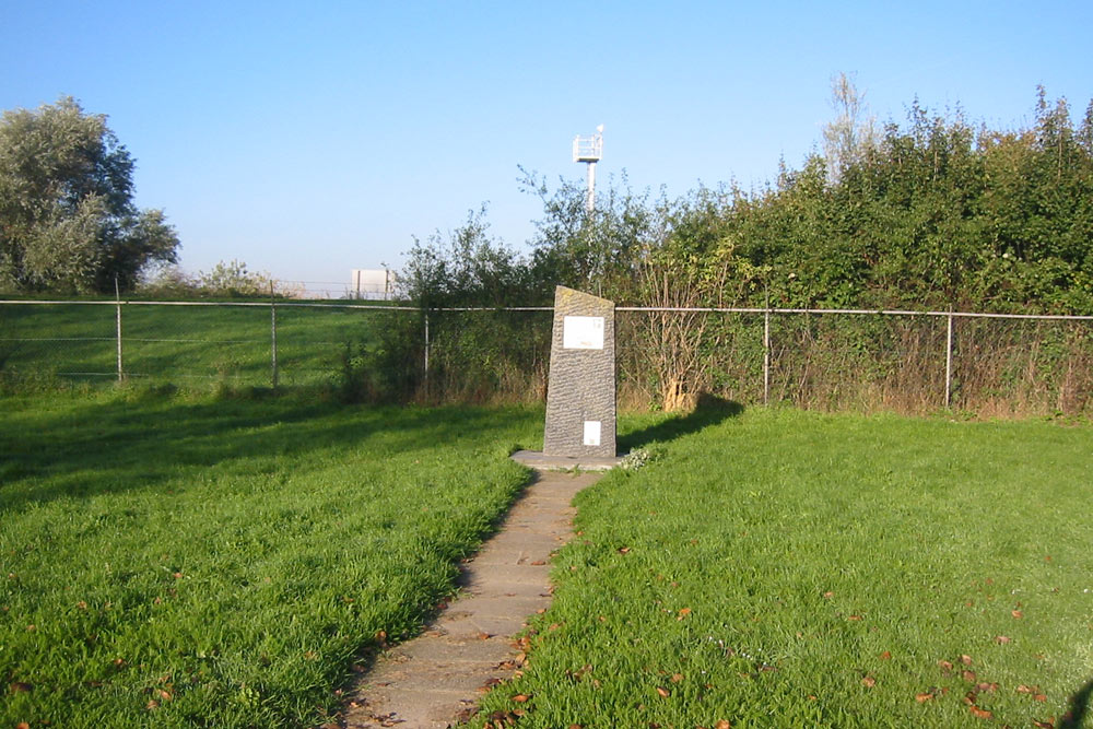 Memorial T-V 856 Bomber Moerdijk-Bridge