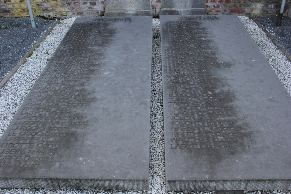 Commemorative Plates Cemetery Hannut #2