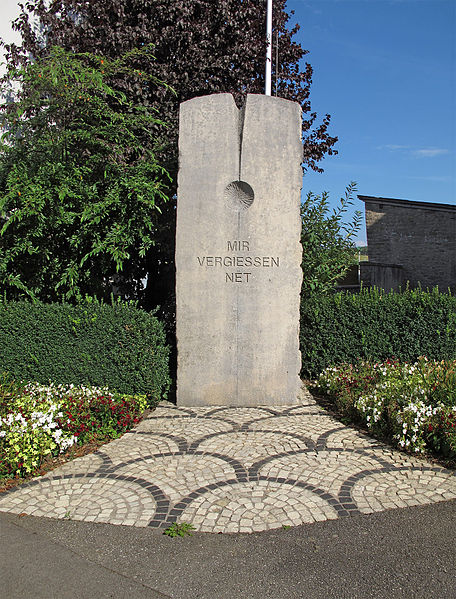 Oorlogsmonument Roeser #1