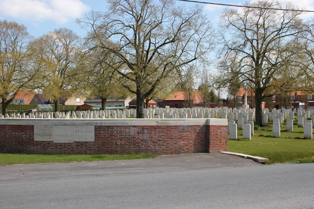 Commonwealth War Cemetery Belgian Battery Corner #1