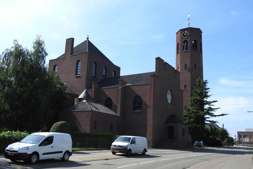 Rooms Katholieke Kerk Raamsdonksveer #1