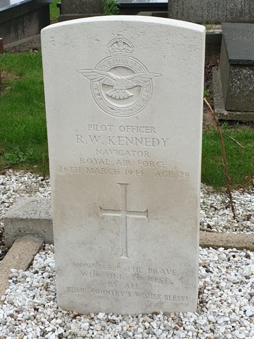 Commonwealth War Graves Protestant Cemetery Wierhuizen #4