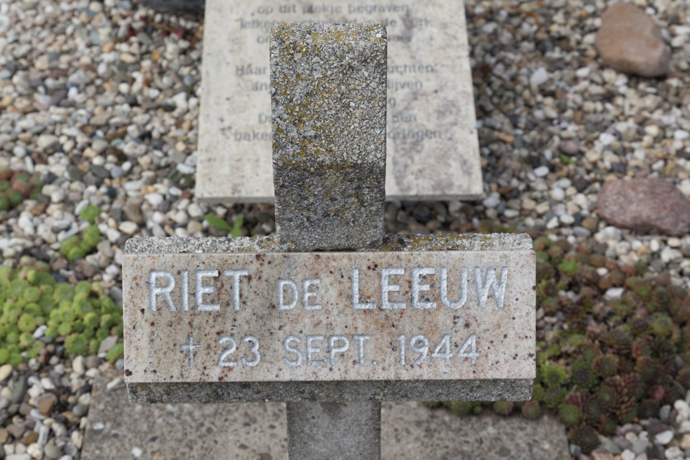 Nederlandse Oorlogsgraven Protestante Begraafplaats Driel #4