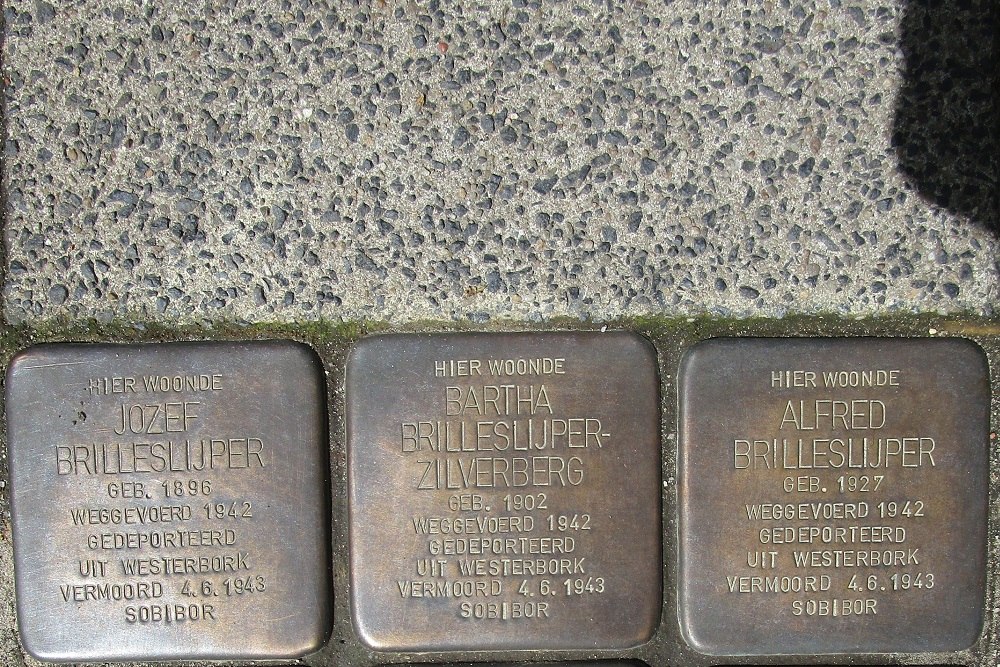 Stolpersteine Lagendijk, naast de ingang van Tate & Lyle. #2