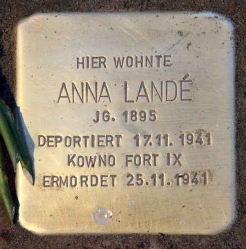 Stolpersteine Schweitzerstrae 27 #3