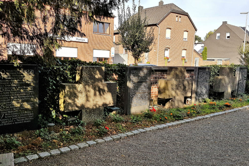Oorlogsmonument Begraafplaats Heinsberg-Karken #4