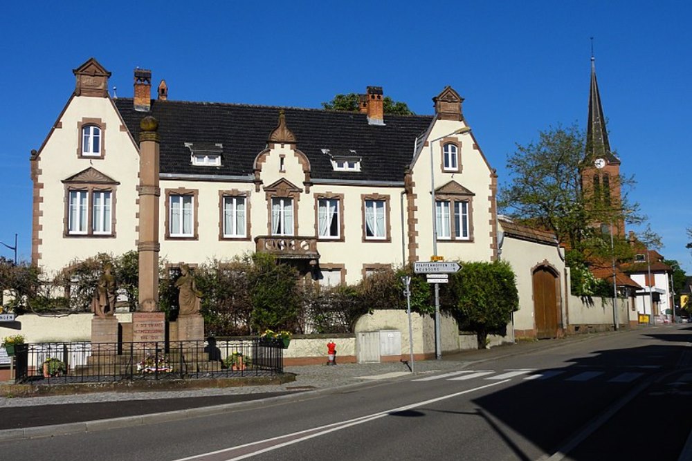 Oorlogsmonument Schweighouse-sur-Moder #1