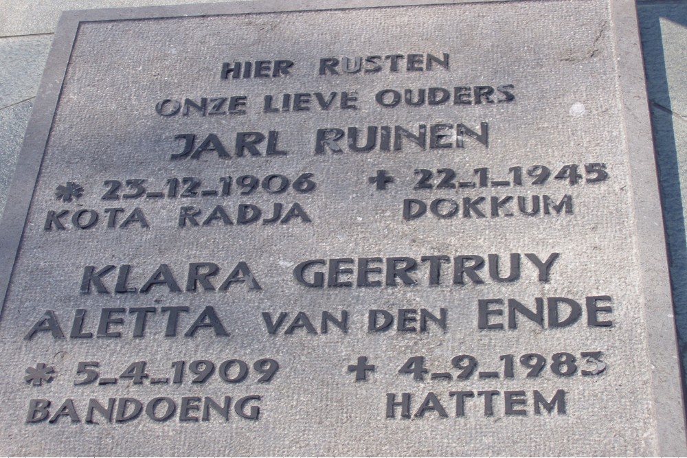 Gravestone Dr. J.Ruinen