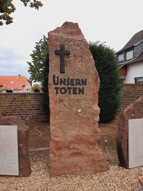 Oorlogsmonument Langendorf #4