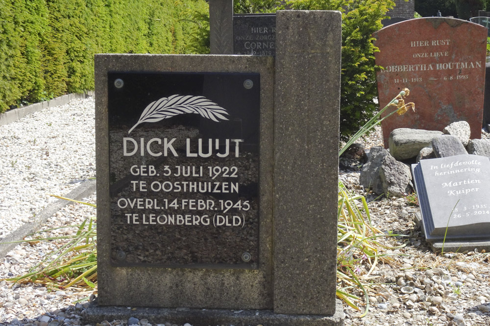 Nederlandse Oorlogsgraven Gemeentelijke Begraafplaats Oosthuizen