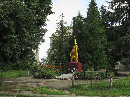 Mass Grave Soviet Soldiers & War Memorial Nova Hreblya #1