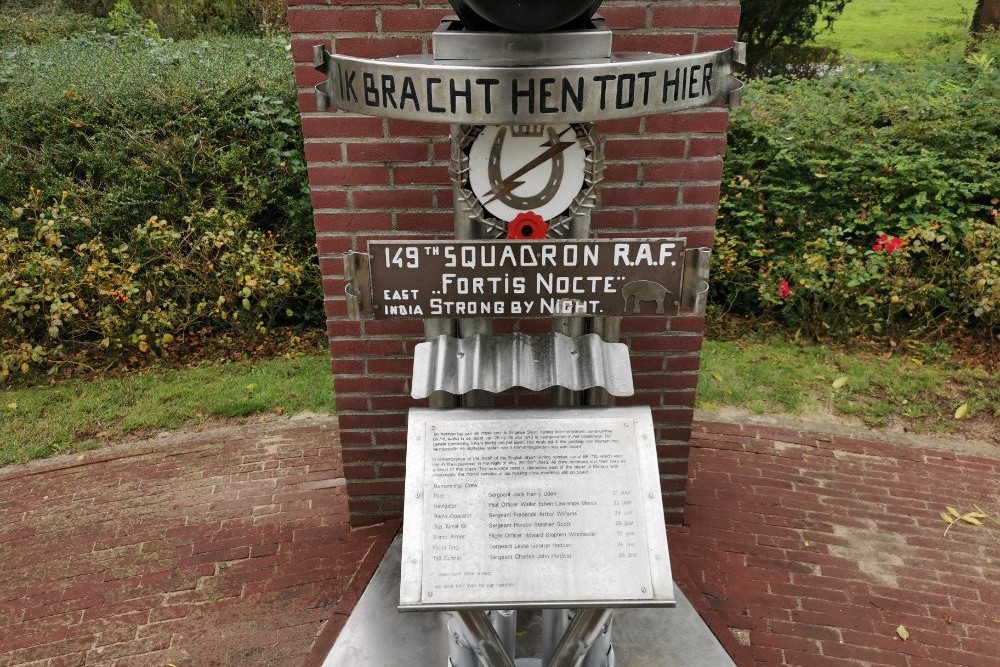 Monument Crash 25 / 26-05-1943 Marken #2