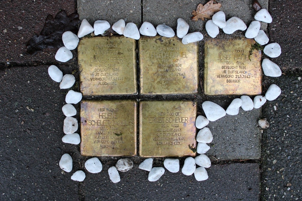 Stolpersteine Julianalaan 207