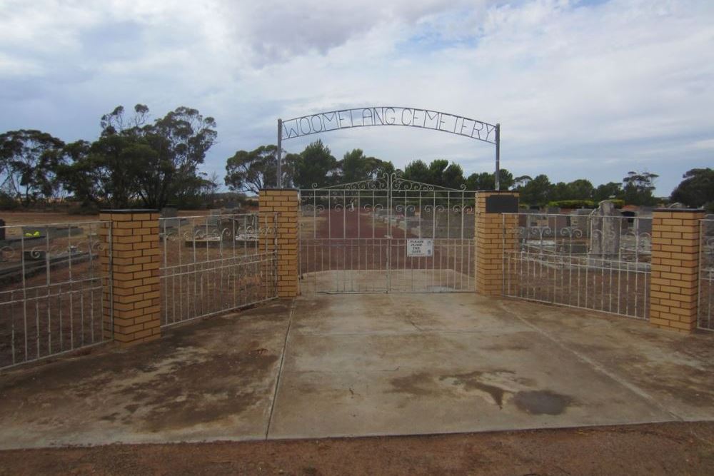 Commonwealth War Graves Woomelang Public Cemetery