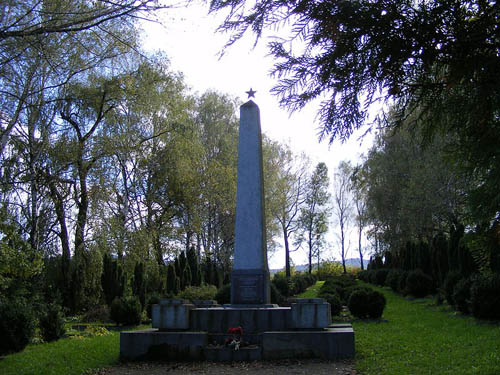 Sovjet Oorlogsbegraafplaats Rymanw #1
