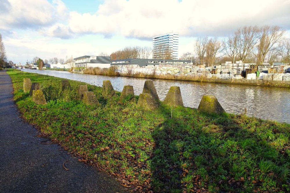 Dragon's Teeth Delft #4