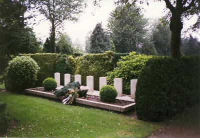 Commonwealth War Graves Rouveen #3