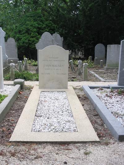 Dutch War Graves Kruiningen #1