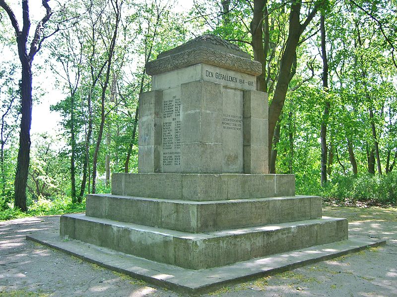 Oorlogsmonument Brel #1