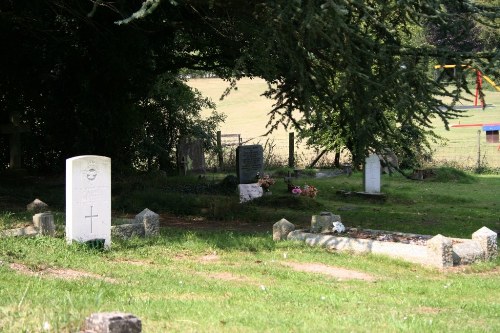 Commonwealth War Graves St Mary New Churchyard