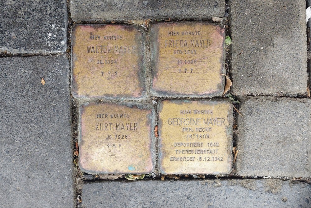 Stolpersteine Schloßstraße 28-30 #1