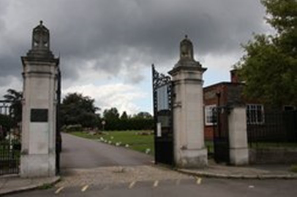 Commonwealth War Grave Merton and Sutton Joint Cemetery #1