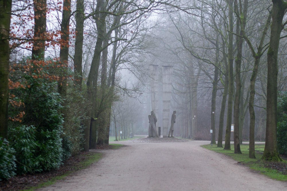 Monument Pro Patria & Politieke Gevangenen Turnhout #1