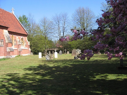 Oorlogsgraven van het Gemenebest St. John Churchyard #1