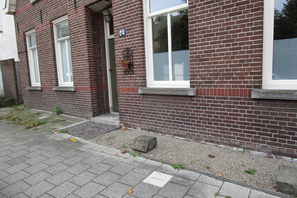 Herdenkingssteen Loeffstraat 24 #2