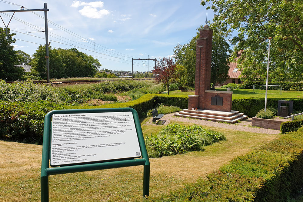 Monument Executie 15 April 1945 & Oorlogsmonument Sint Pancras #1