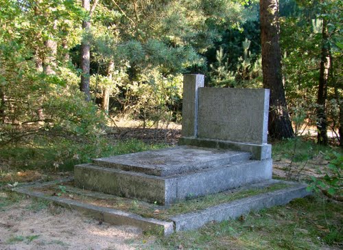 Mass Grave Soviet Soldiers Pieczyska #1