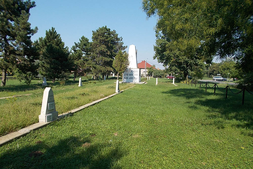 Soviet War Cemetery Simontornya #1