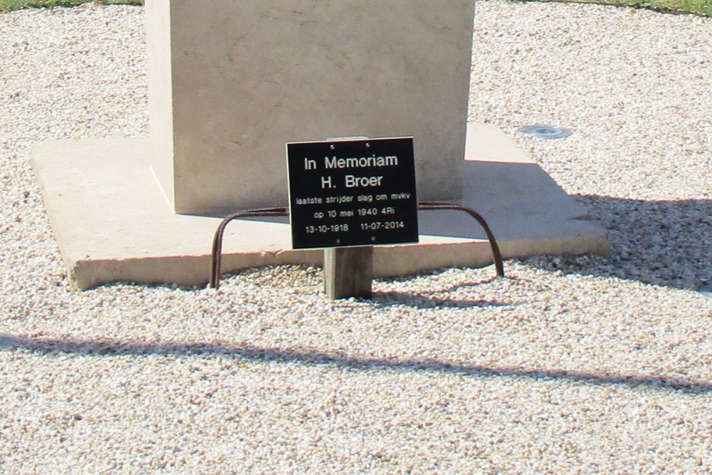 War Memorial Dutch Reformed Church Valkenburg #4