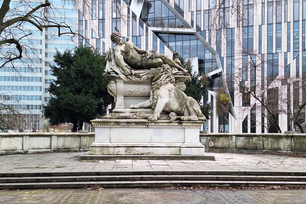 Oorlogsmonument Dsseldorf #4