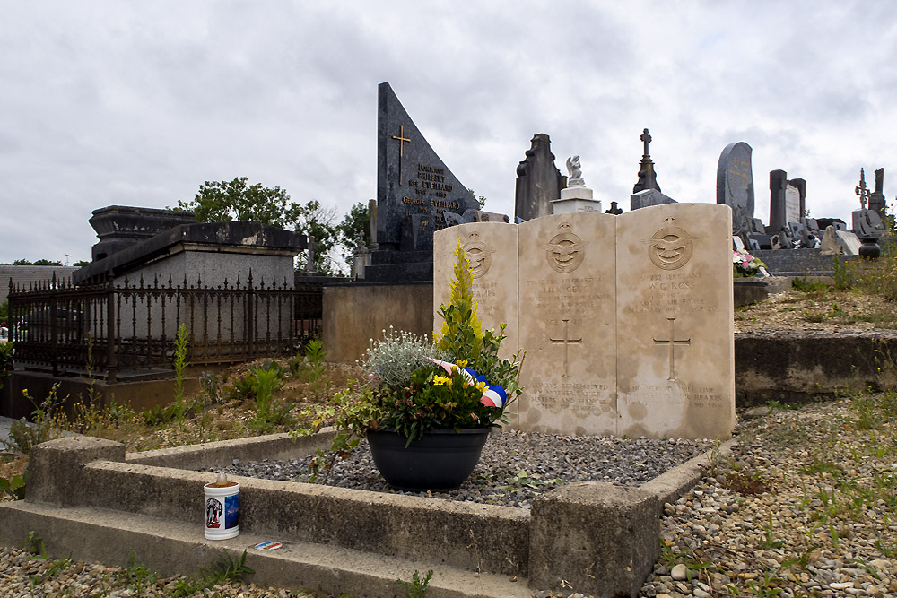 Oorlogsgraven van het Gemenebest Saint-Menges #1