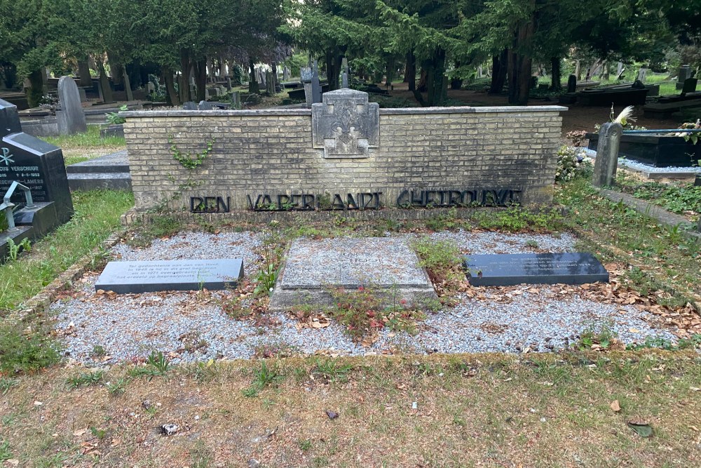 Monument Bombardementslachtoffers Klooster St.-Louis #5