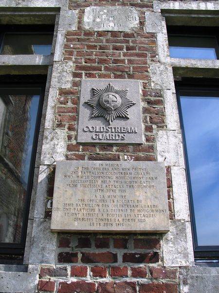 Gedenktekens Ferme de Hougoumont #1