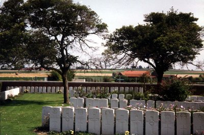 Commonwealth War Graves Beuvry #2