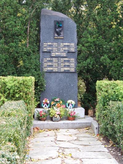 Oorlogsmonument Strašnice #1