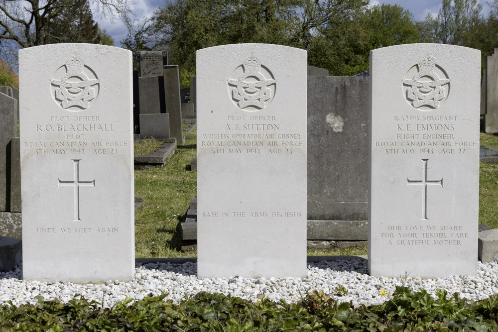 Commonwealth War Graves Municipal Cemetery Akkrum
