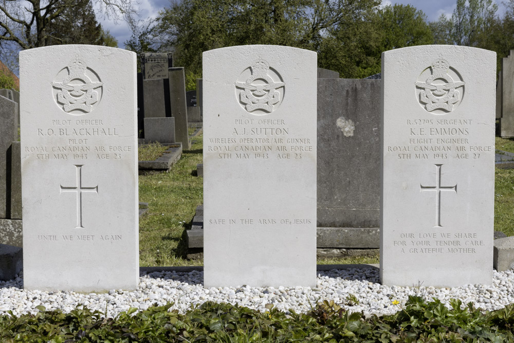 Oorlogsgraven van het Gemenebest Gemeentelijke Begraafplaats Akkrum