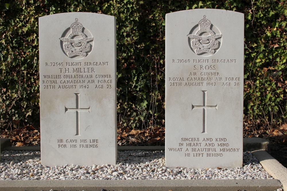 Commonwealth War Graves Overijse (Tombeek) #4