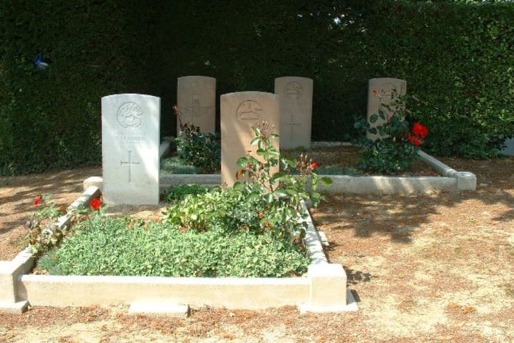 Commonwealth War Graves Couturelle #1