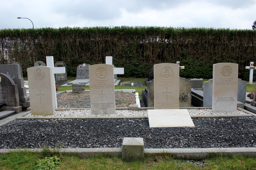 Commonwealth War Graves and American War Grave Ronse #2
