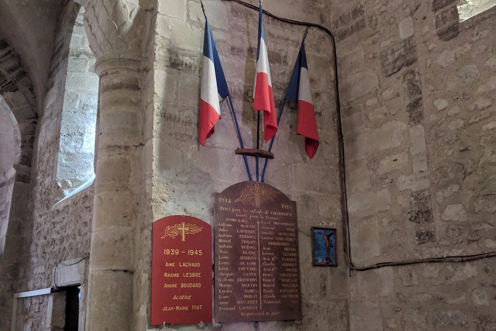 Oorlogsmonument Kerk Charroux