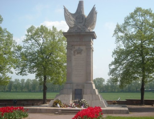 Memorial Meeting Russian and American Troops