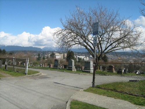 Commonwealth War Graves Fraser Cemetery #1