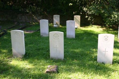 Commonwealth War Graves Kingston Cemetery #1