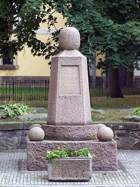 Memorial 1813-1913